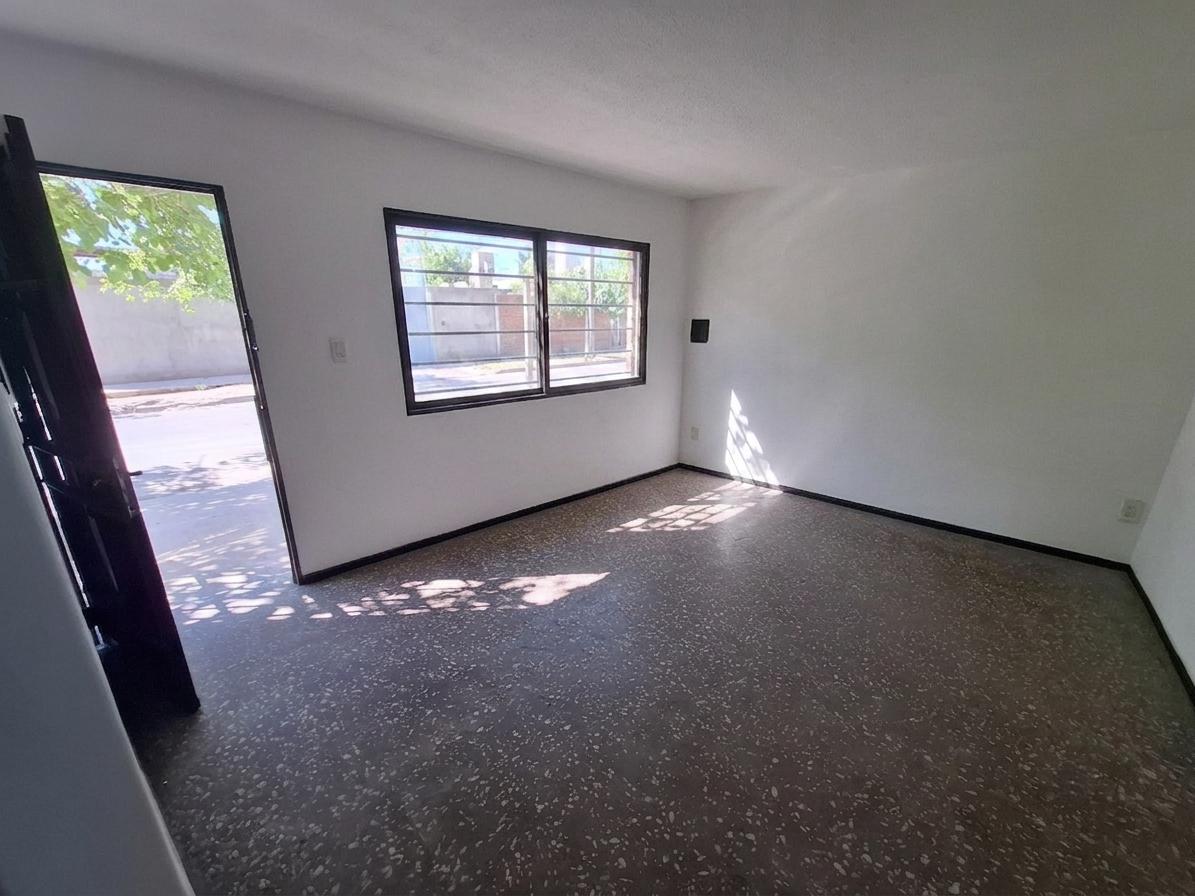Foto de ¡Oportunidad! Casa en Alquiler en Dorrego, Guaymallén., imagen 2