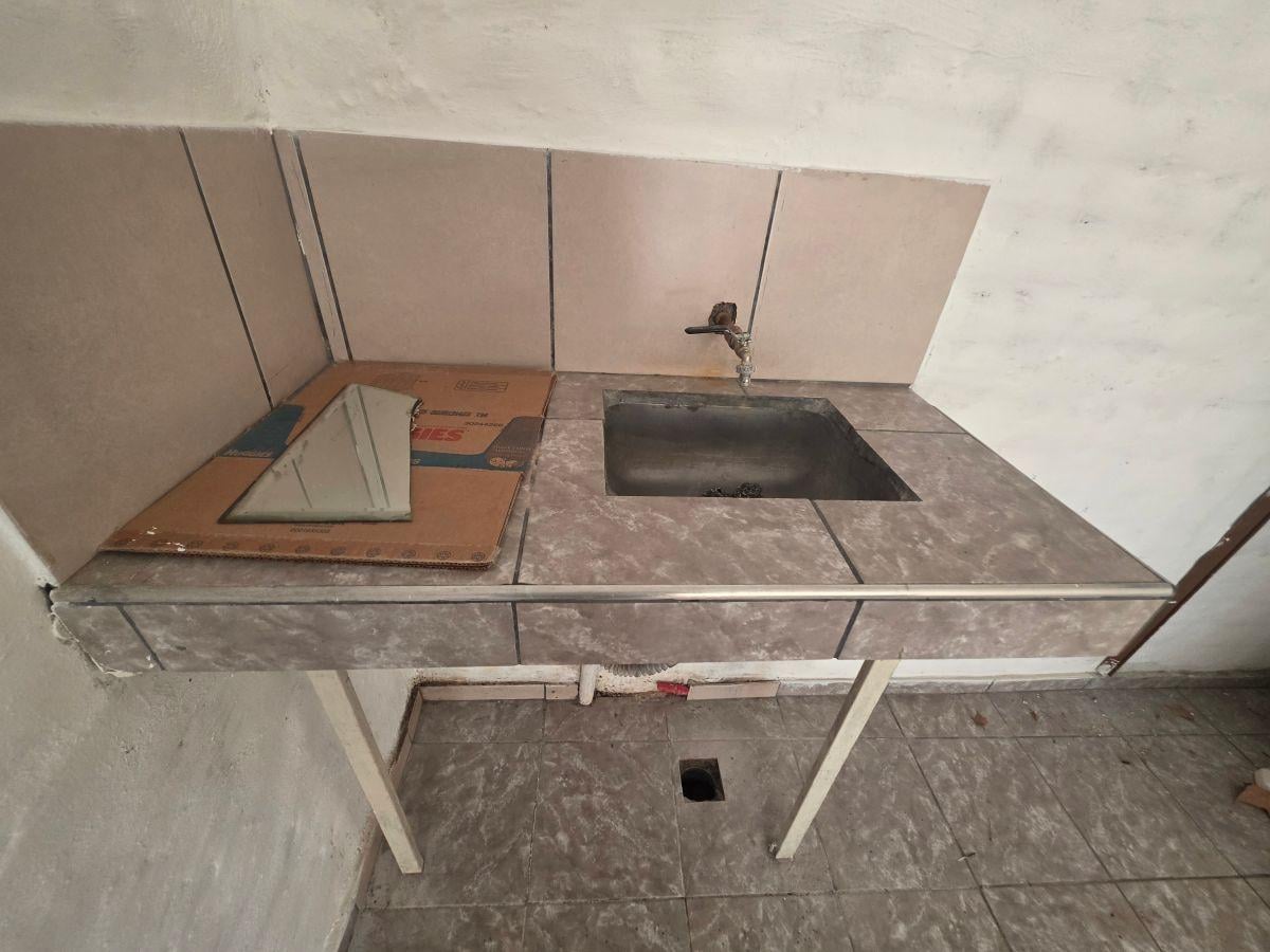 Foto de LOCAL COMERCIAL EN ALQUILER – LAS HERAS ¡SIN EXPENSAS!, imagen 4