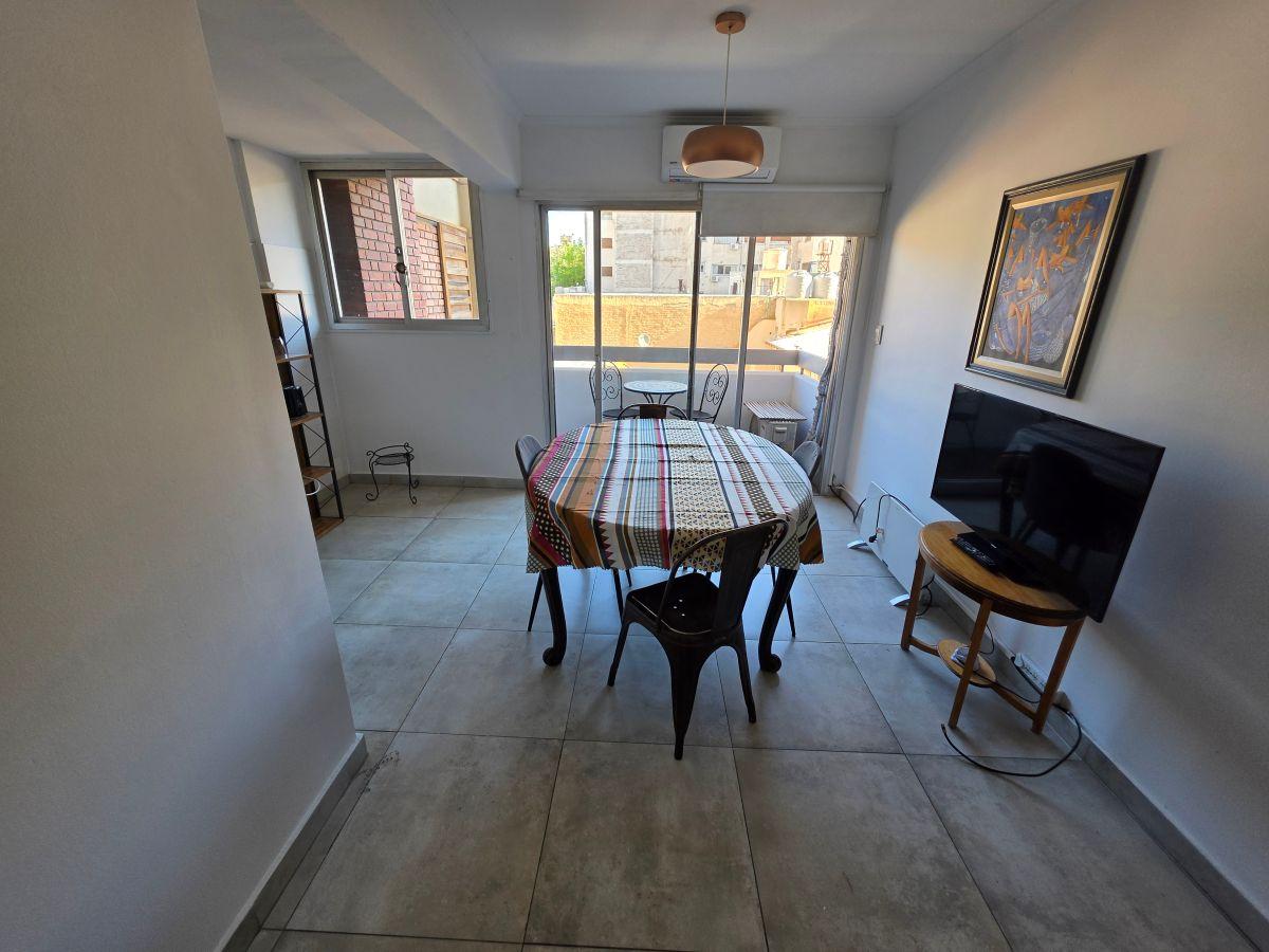 Foto de ¡Oportunidad! Se vende departamento reciclado en Peatonal Sarmiento, imagen 2