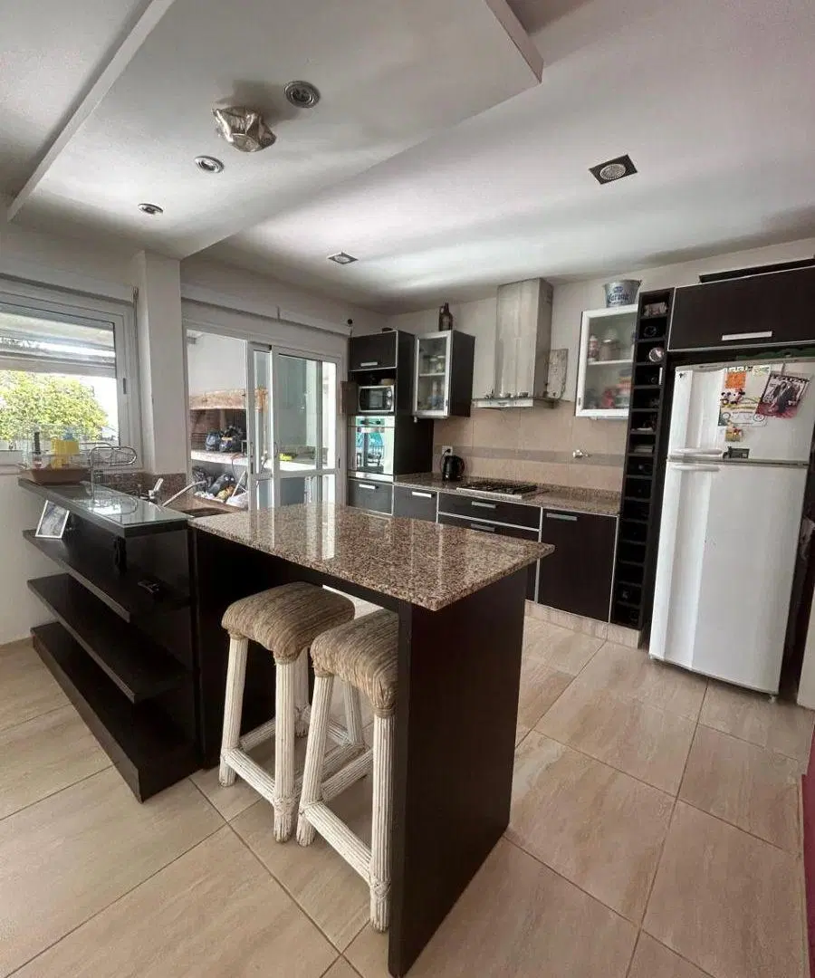 OPORTUNIDAD VENTA CASA VALLE ESCONDIDO, 3 DORMITORIOS. 2