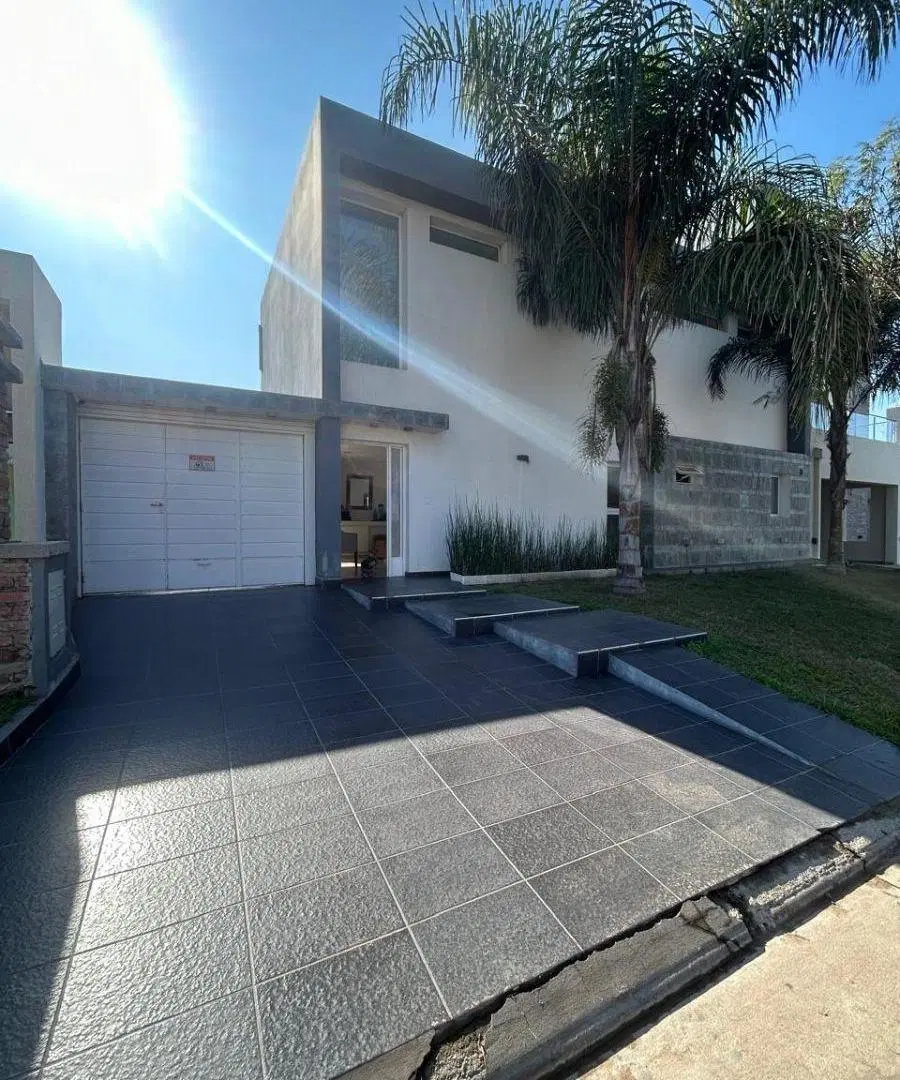 OPORTUNIDAD VENTA CASA VALLE ESCONDIDO, 3 DORMITORIOS. 4
