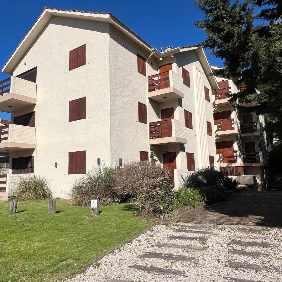 Departamento en alquiler Pinamar Sur a una a cuadra del mar