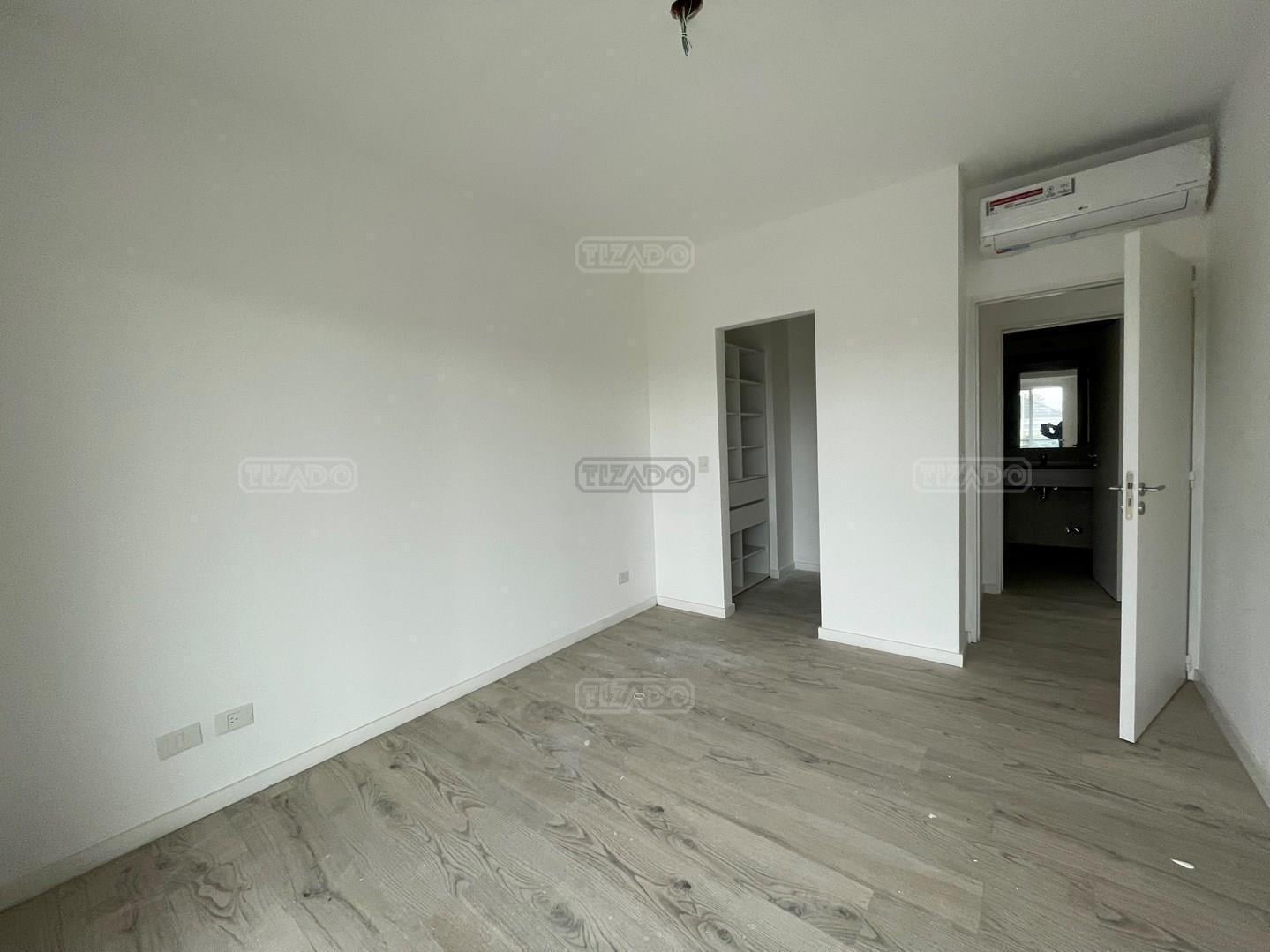 Foto de Departamento 3 ambientes con Jardin en Venta. Zug Caamaño. La Lonja, imagen 2