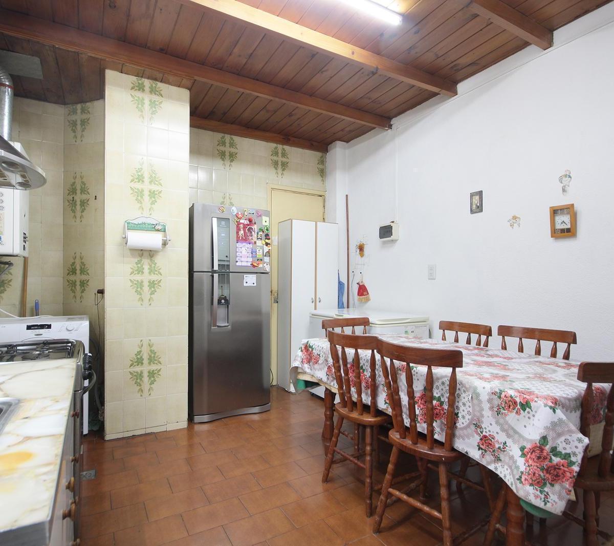 Vende Departamento 4 Amb 2 Baños Monserrat 4