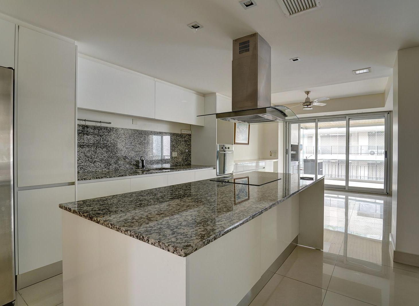 Foto de VENTA DEPTO 4 AMB C/DEP 3 COCHERAS AZCUY EN CABALLITO, imagen 1