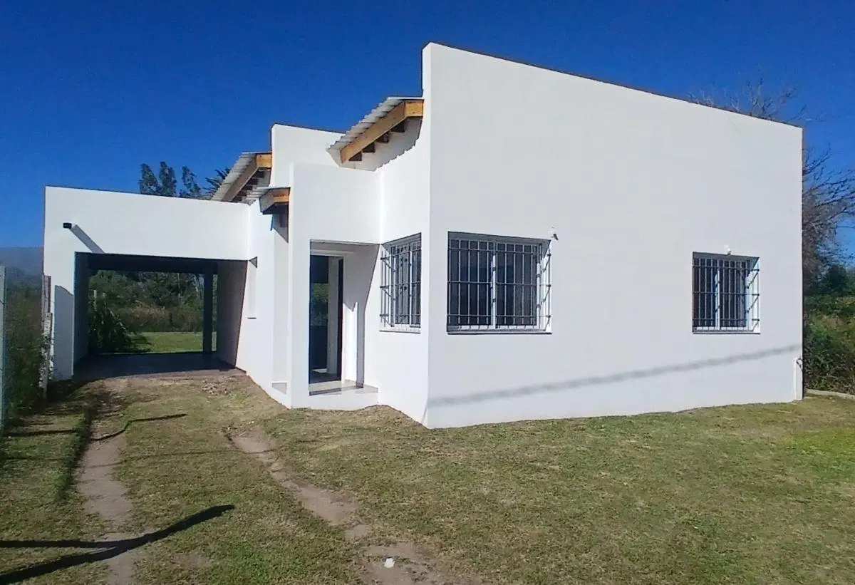 Excelente. Casa 3 dormitorios. Zona residencial 5