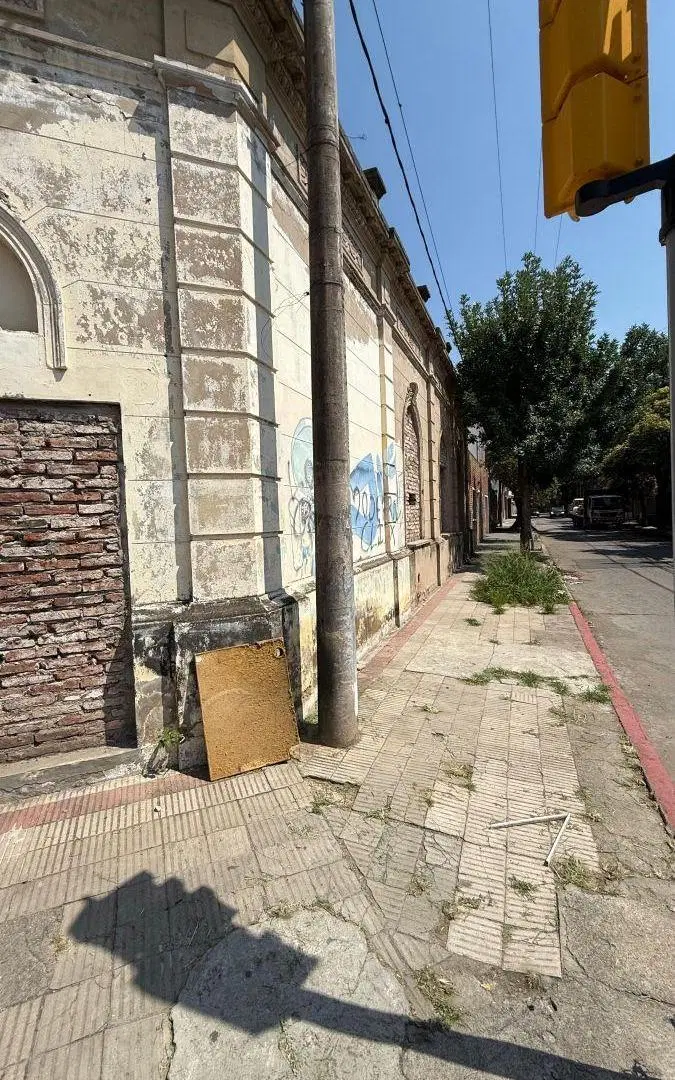 Excelente. Terreno esquina 5