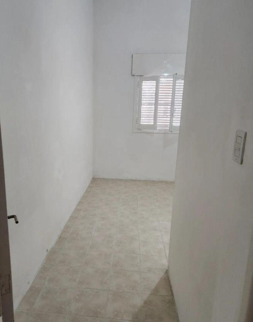 Foto de Excelente. Casa 3 dormitorios + 2 dptos. Zona residencial, imagen 1