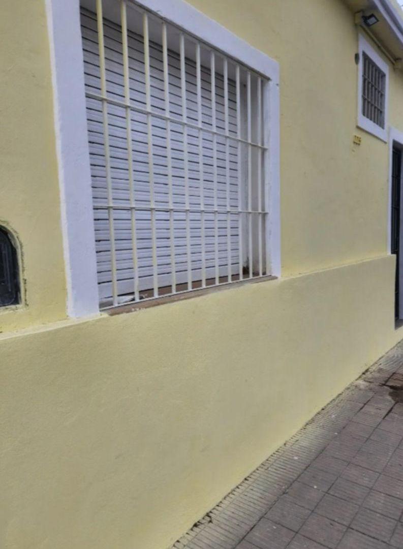 Foto de Excelente. Casa 3 dormitorios + 2 dptos. Zona residencial, imagen 2