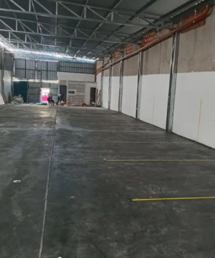 Foto de Excelente. Local comercial - Galpón, imagen 5