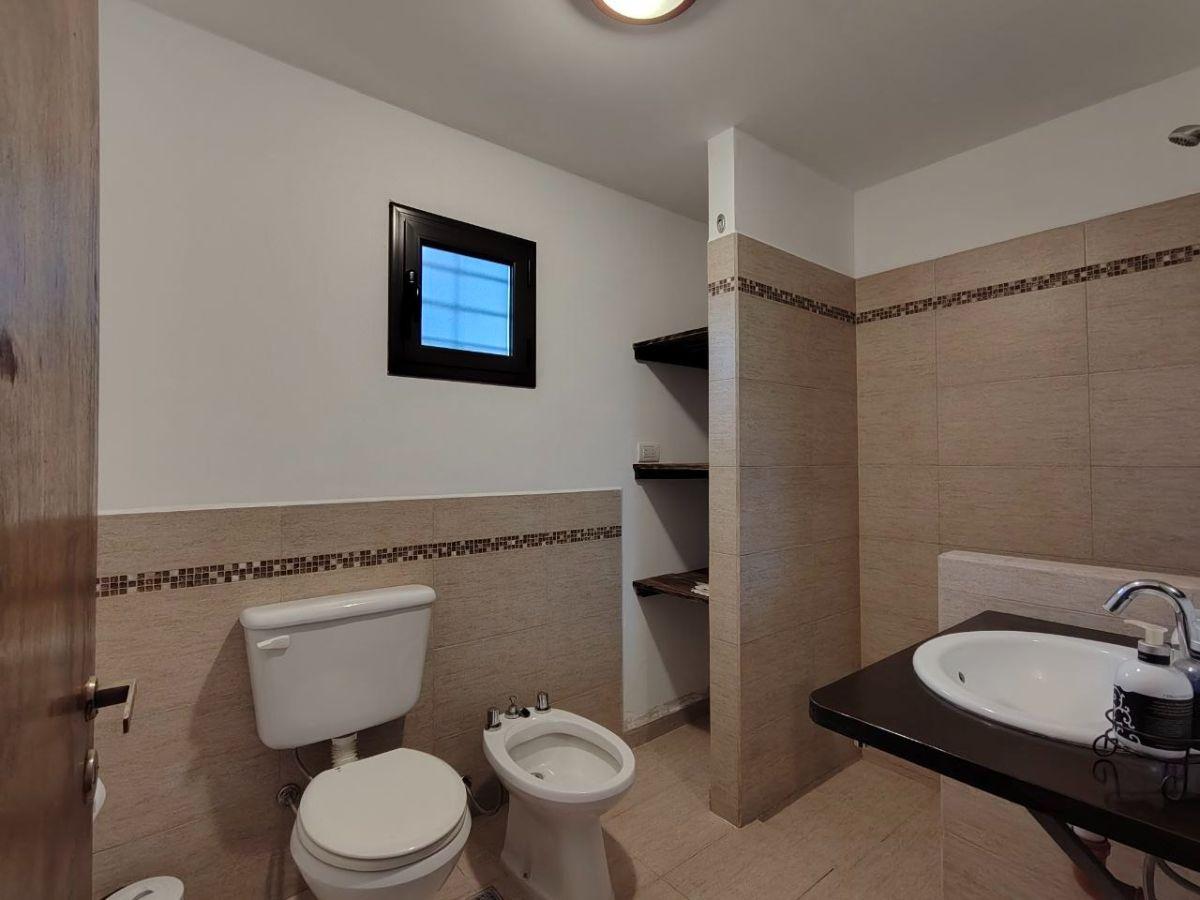 Foto de Excelente. Casa 3 dormitorios. Zona residencial, imagen 2