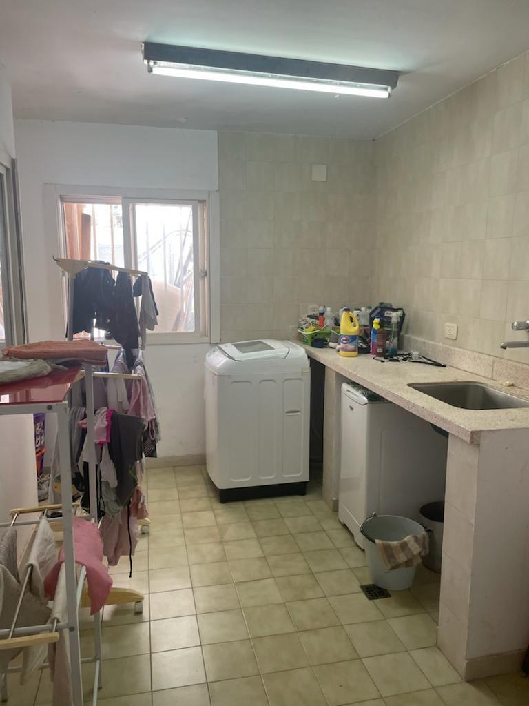 Casa 9 Ambientes. Rio Bamba Al 7300 5