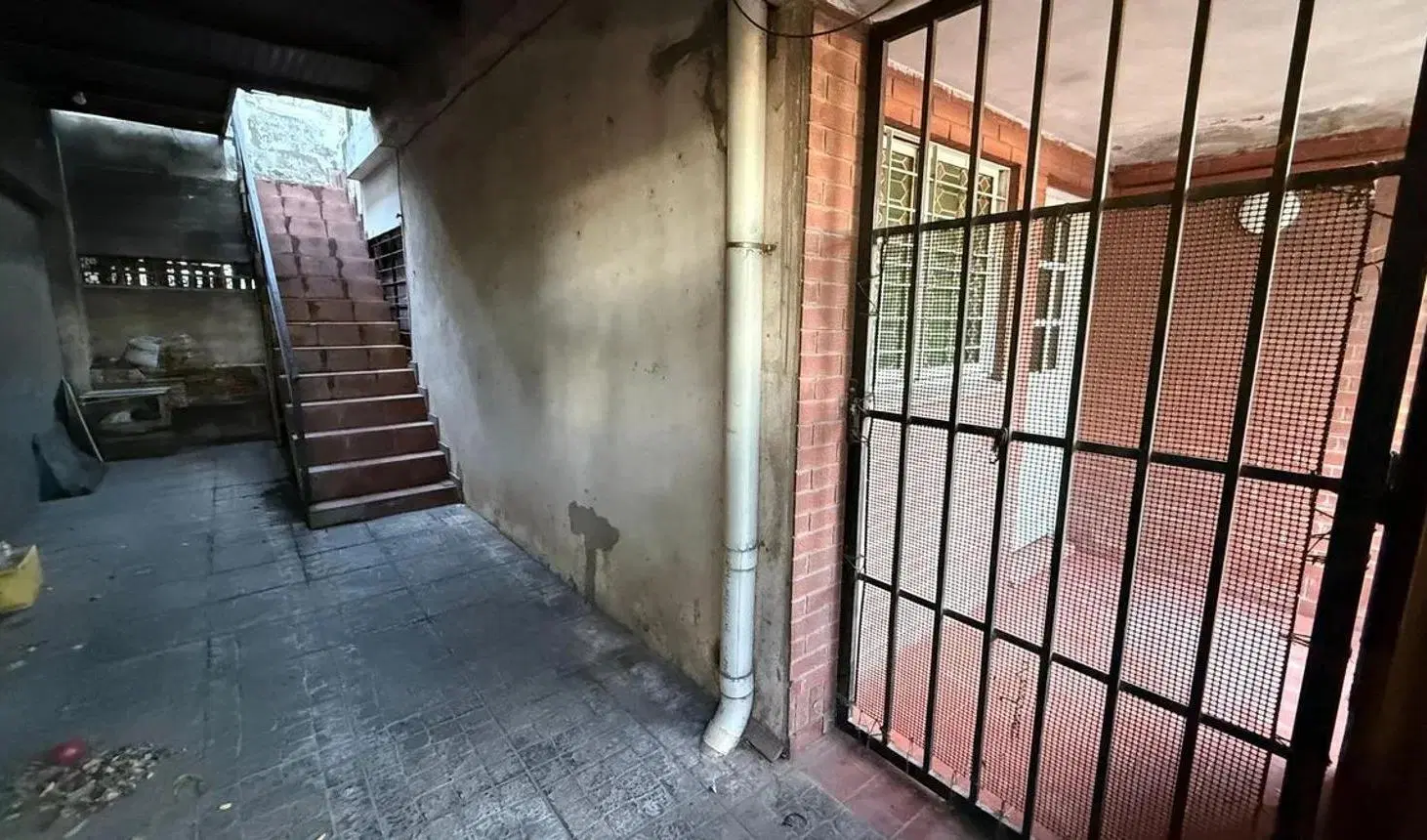 Casa de 3 Dormitorios a 1 cuadra de Bv 2
