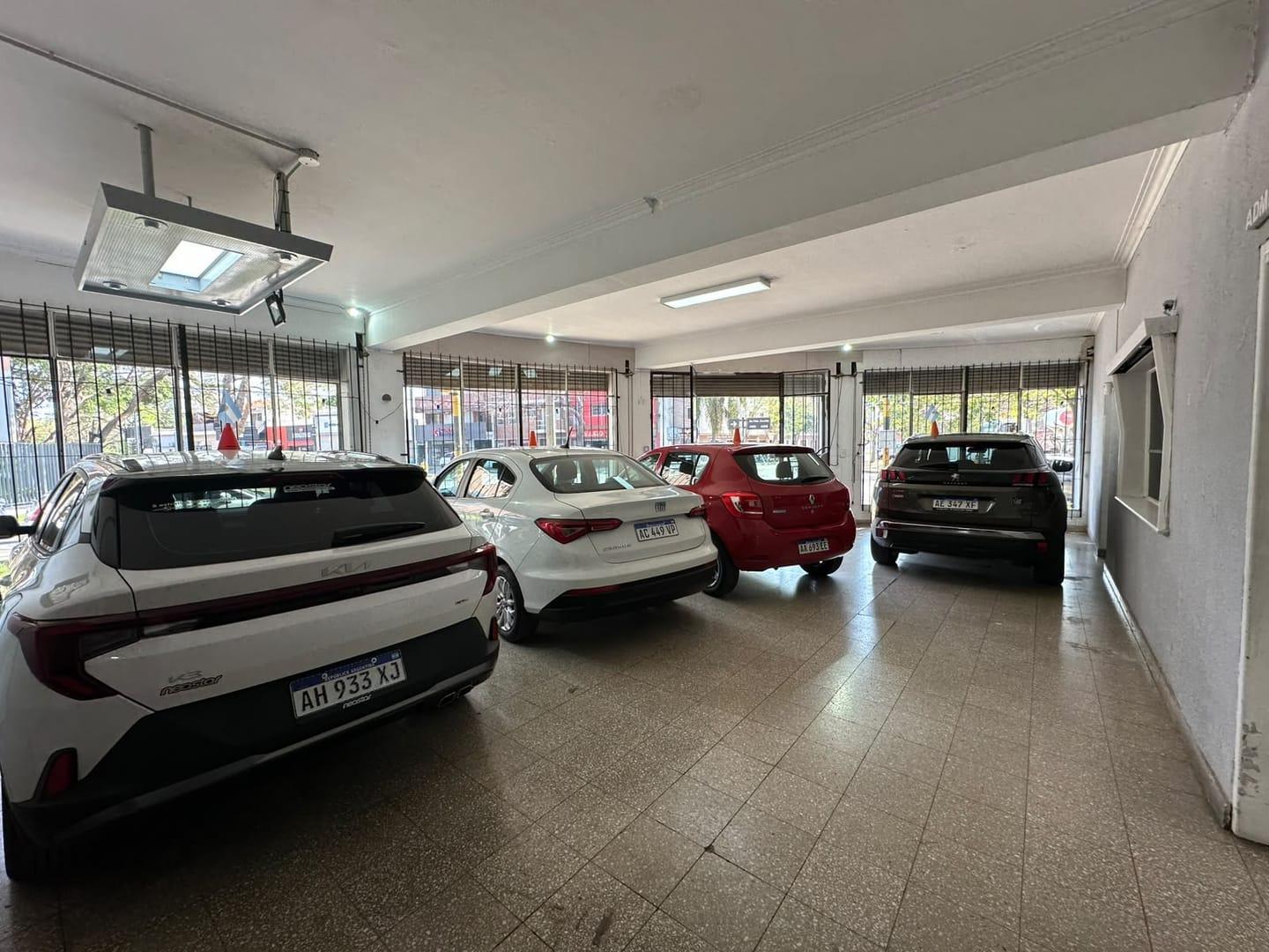 Foto de En ALQUILER Amplio galpón comercial en esquina estratégica, imagen 5