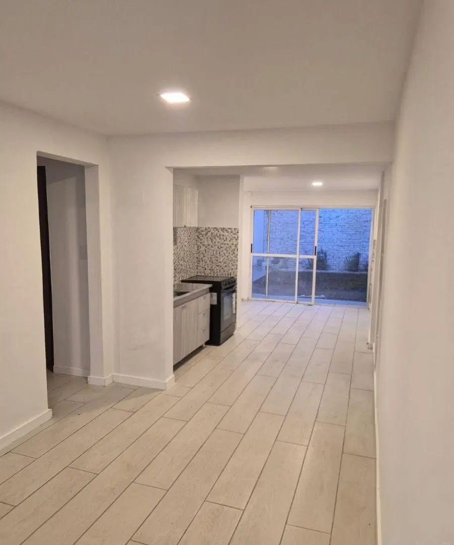 Casa PH en alquiler – 2 dormitorios – Totalmente refaccionada a nueva – 59 e/ 30 y 31 3