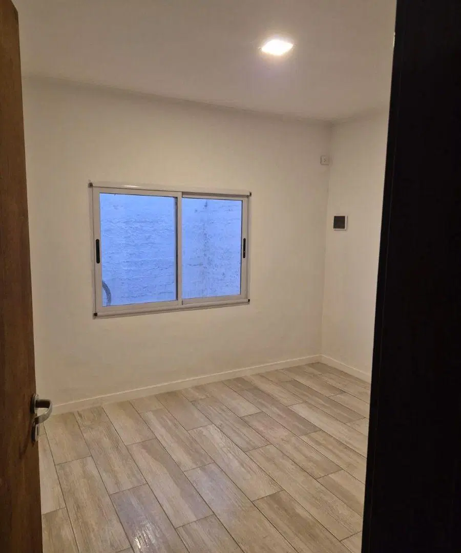 Casa PH en alquiler – 2 dormitorios – Totalmente refaccionada a nueva – 59 e/ 30 y 31 5
