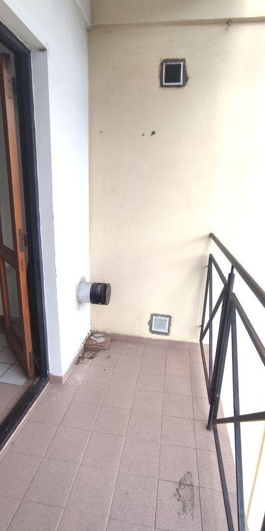 Foto de Departamento de un dormitorio con balcón, imagen 1