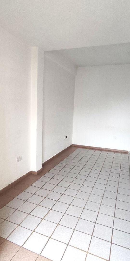 Foto de Departamento de un dormitorio con balcón, imagen 4