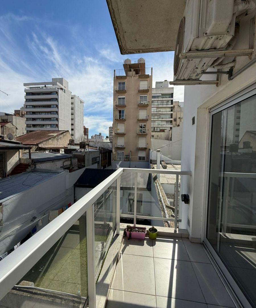 Foto de Monoambiente moderno en alquiler con patio., imagen 2