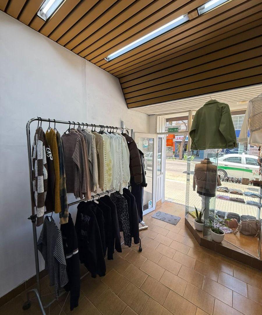 Foto de Local en alquiler ubicado sobre calle 12, imagen 1