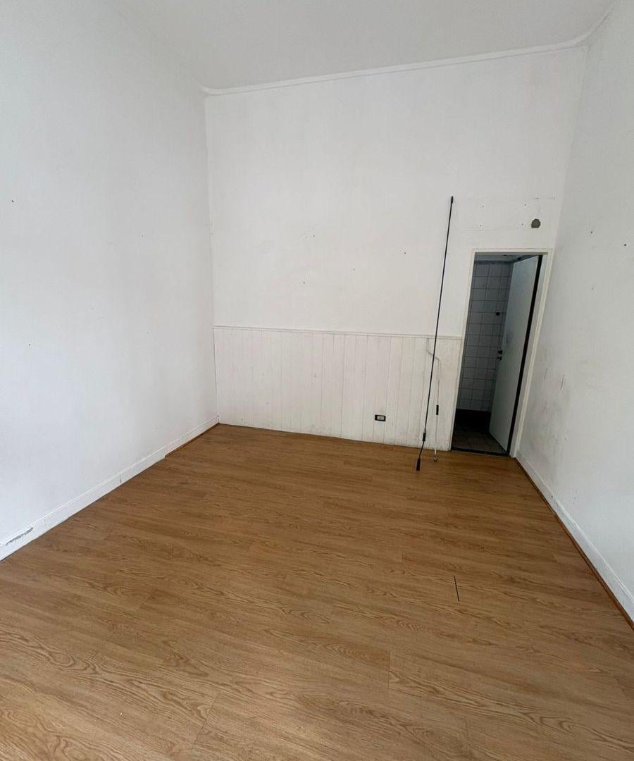 Foto de Local comercial al frente vidriado., imagen 4