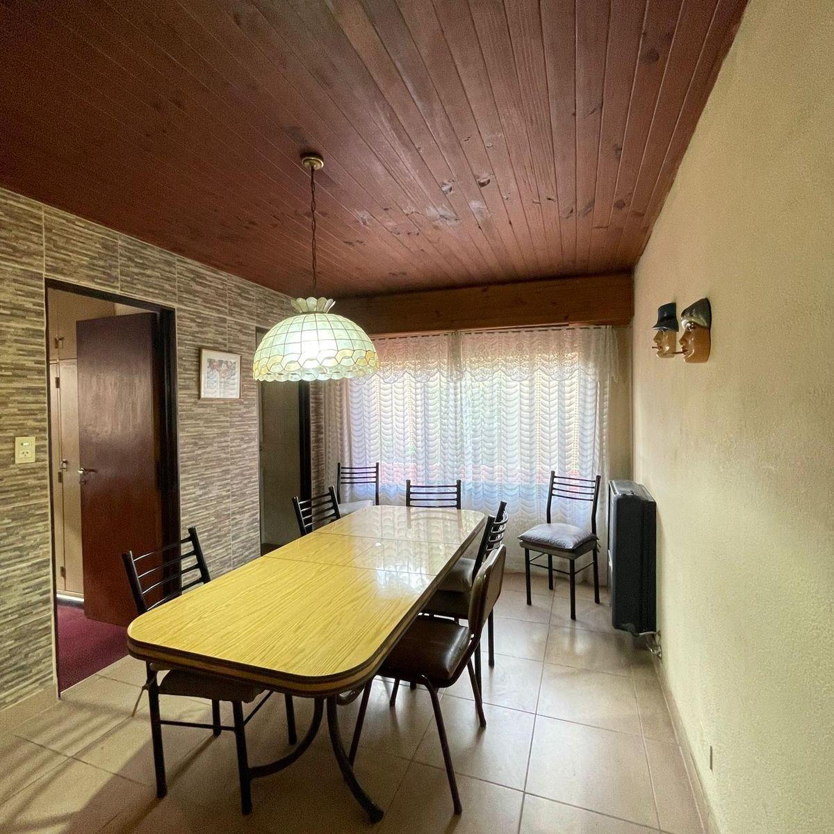 Casa de 4 Ambientes en Venta en Bernal Oeste 2