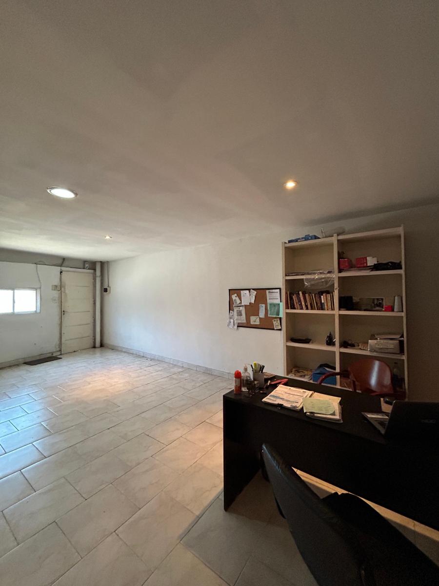 Galpón en Venta en Bernal Oeste 1