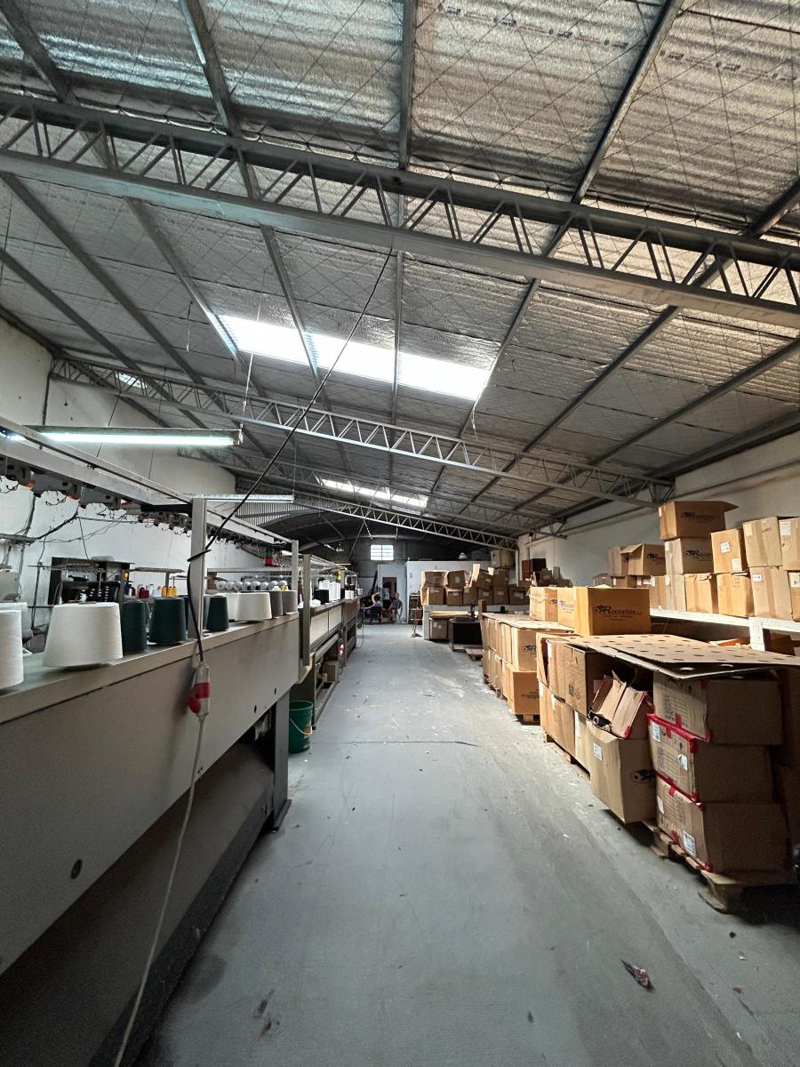 Galpón en Venta en Bernal Oeste 3