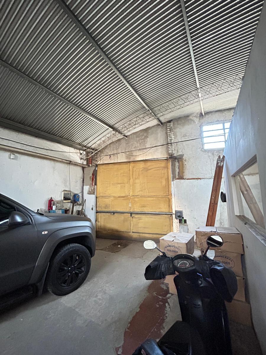 Galpón en Venta en Bernal Oeste 2