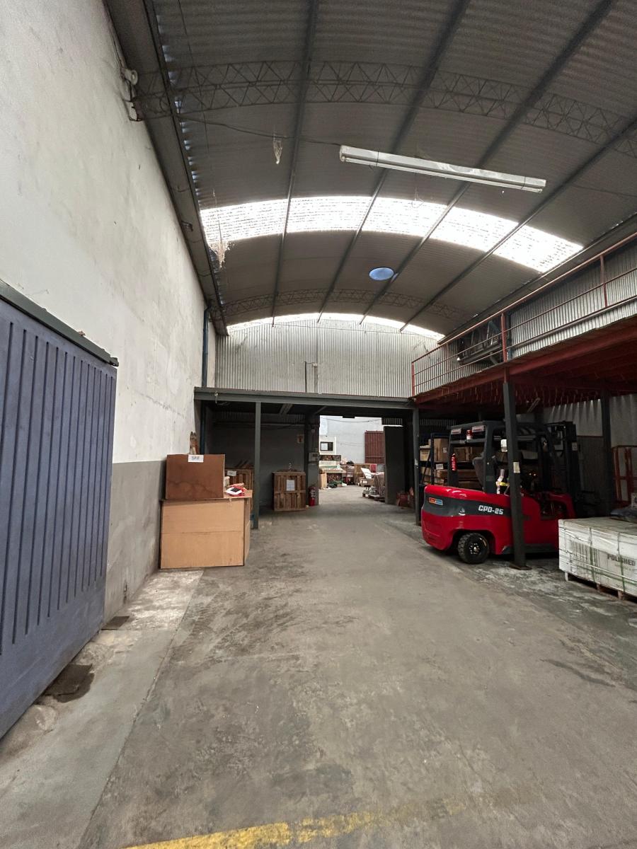 Galpón en Venta en Bernal Oeste 1