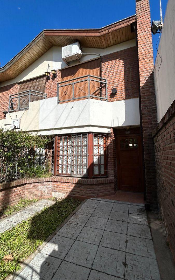 Duplex de tres ambientes en Alquiler