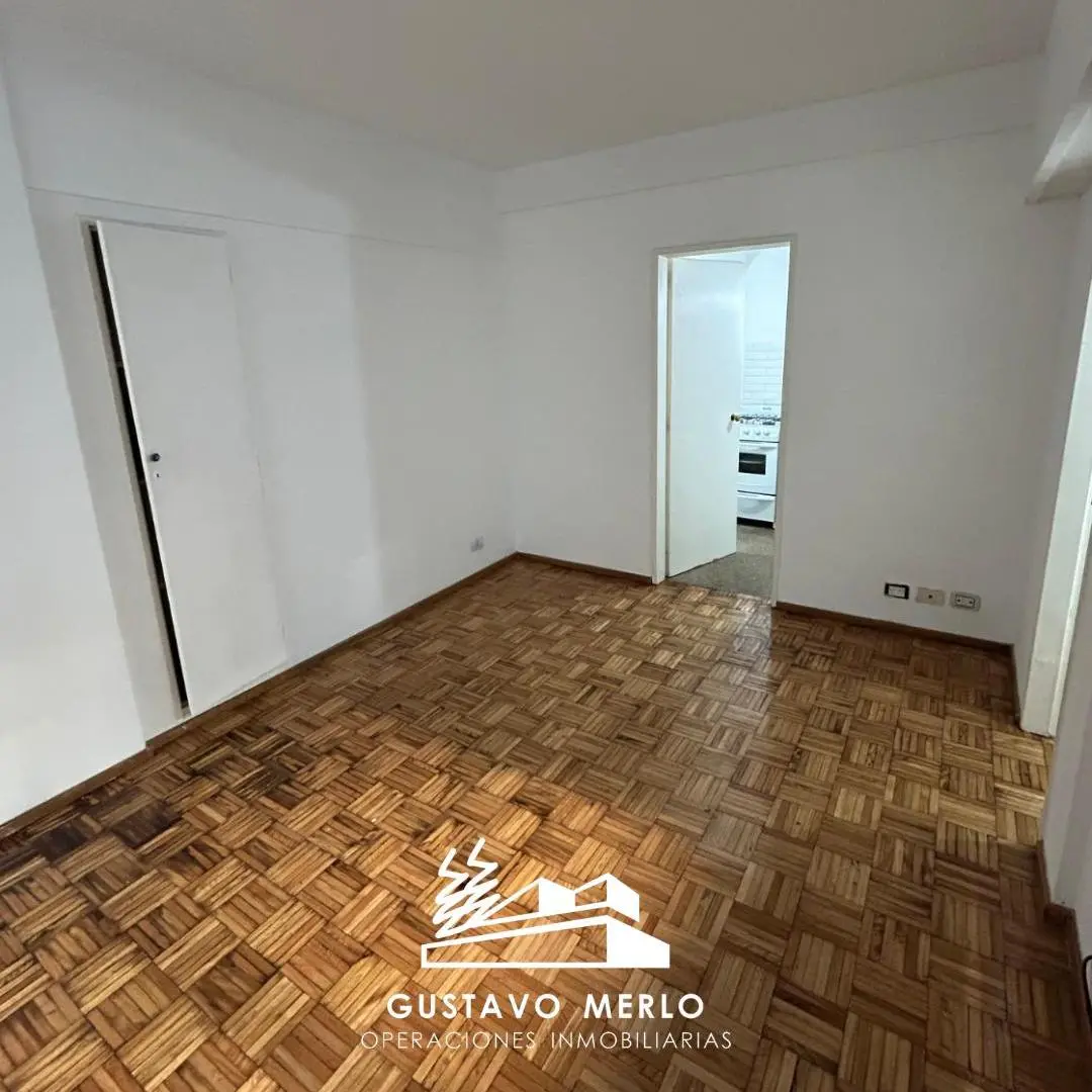 ¡Muy buen departamento de 2 ambientes en Recoleta, zona Facultad de Medicina de la UBA! 5