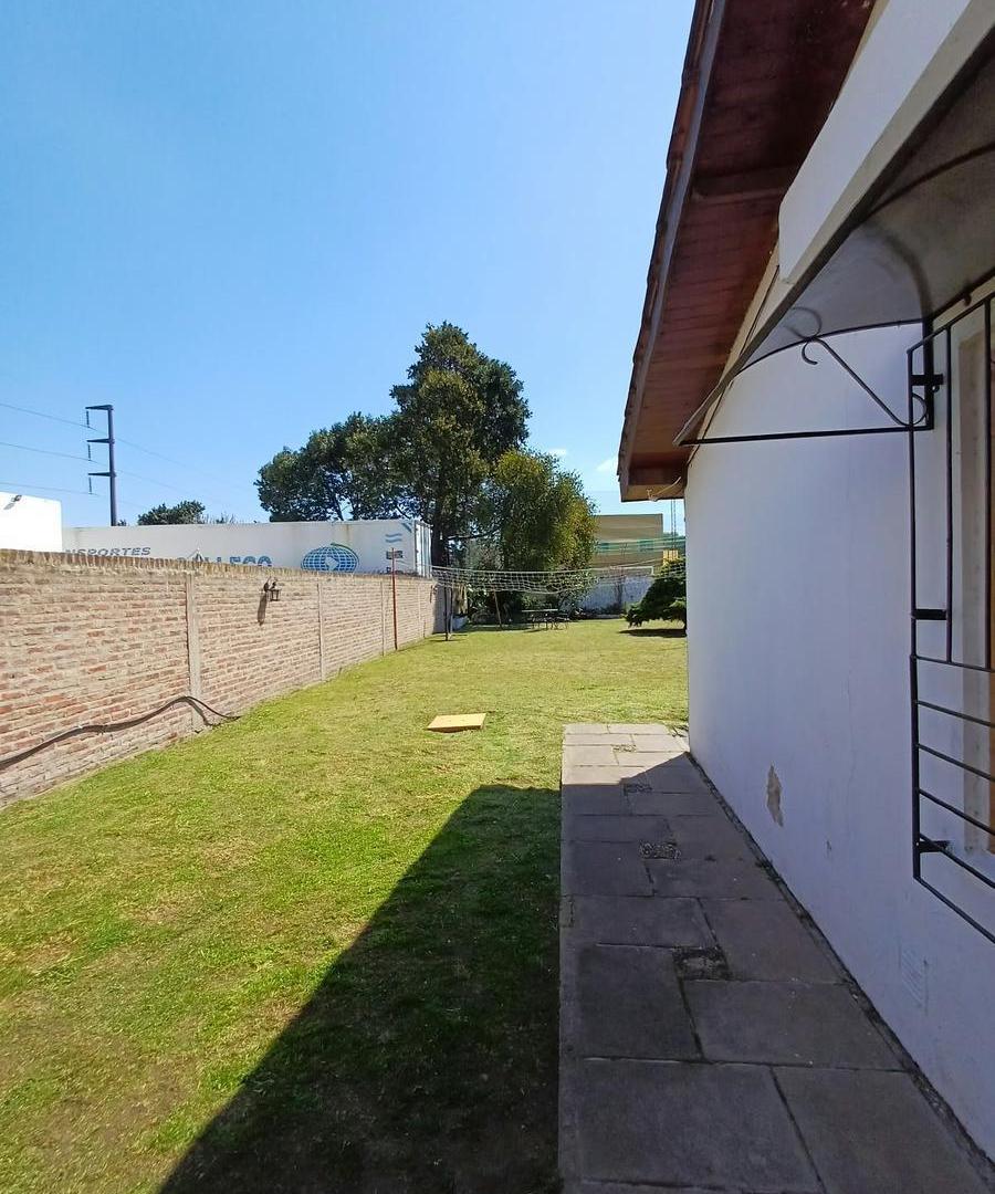 Foto de Hermosa Casa con pileta y parrilla en Ituzaingó Sur, imagen 2