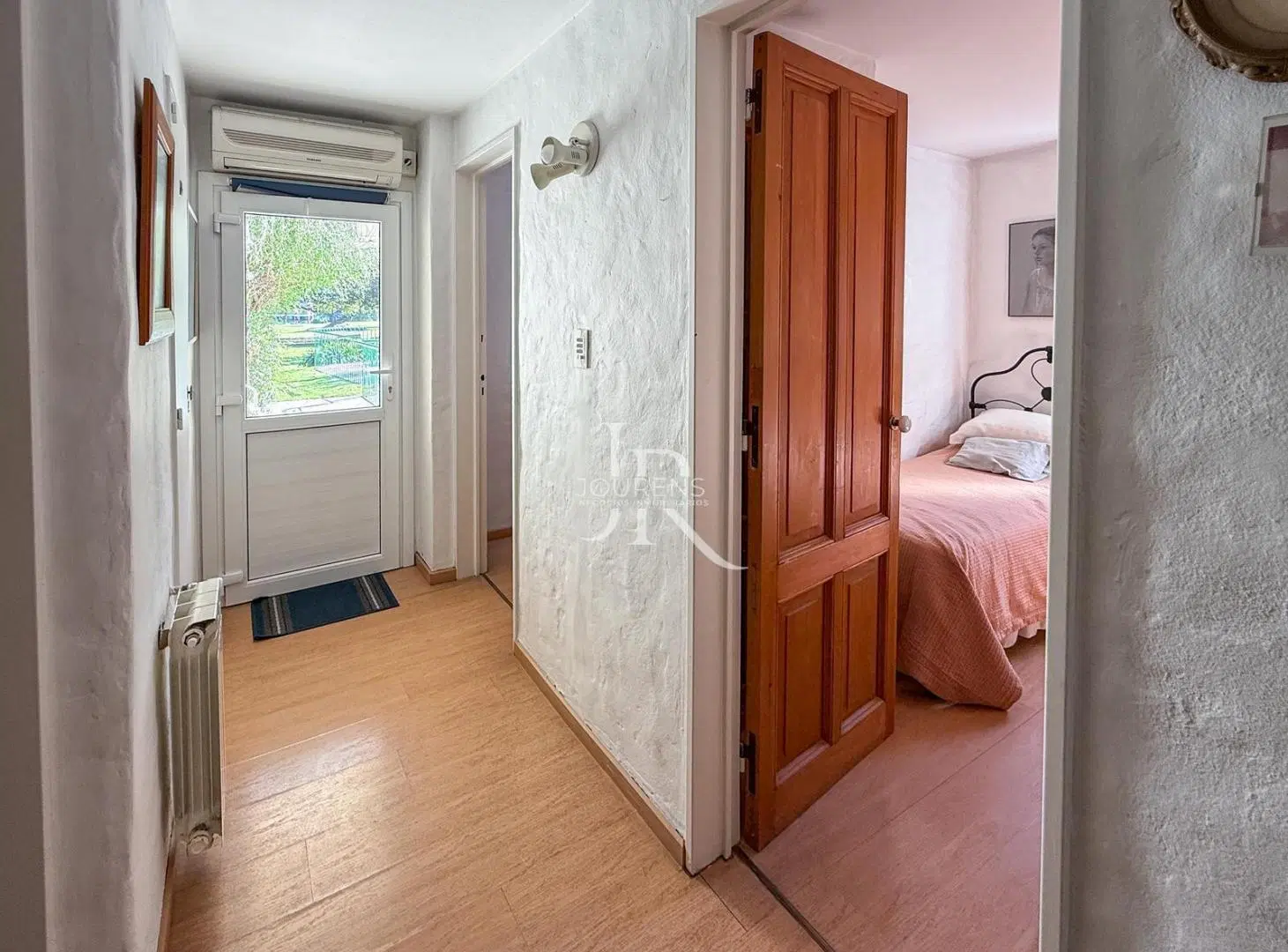 Casa con potencial para remodelar, inmejorable lote con vista al golf y arboleda añosa 4