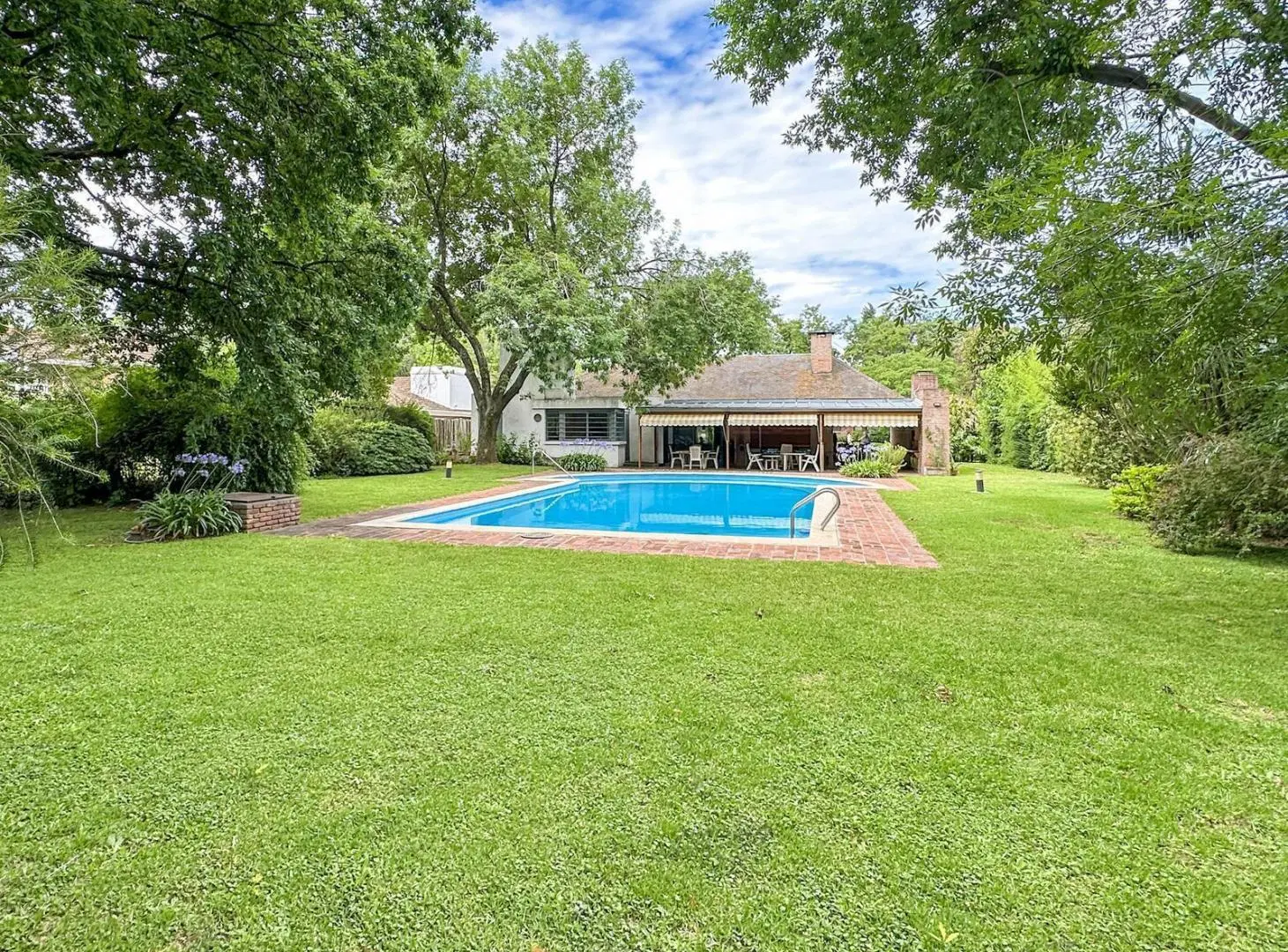 Casa con hermoso lote en highland park 3