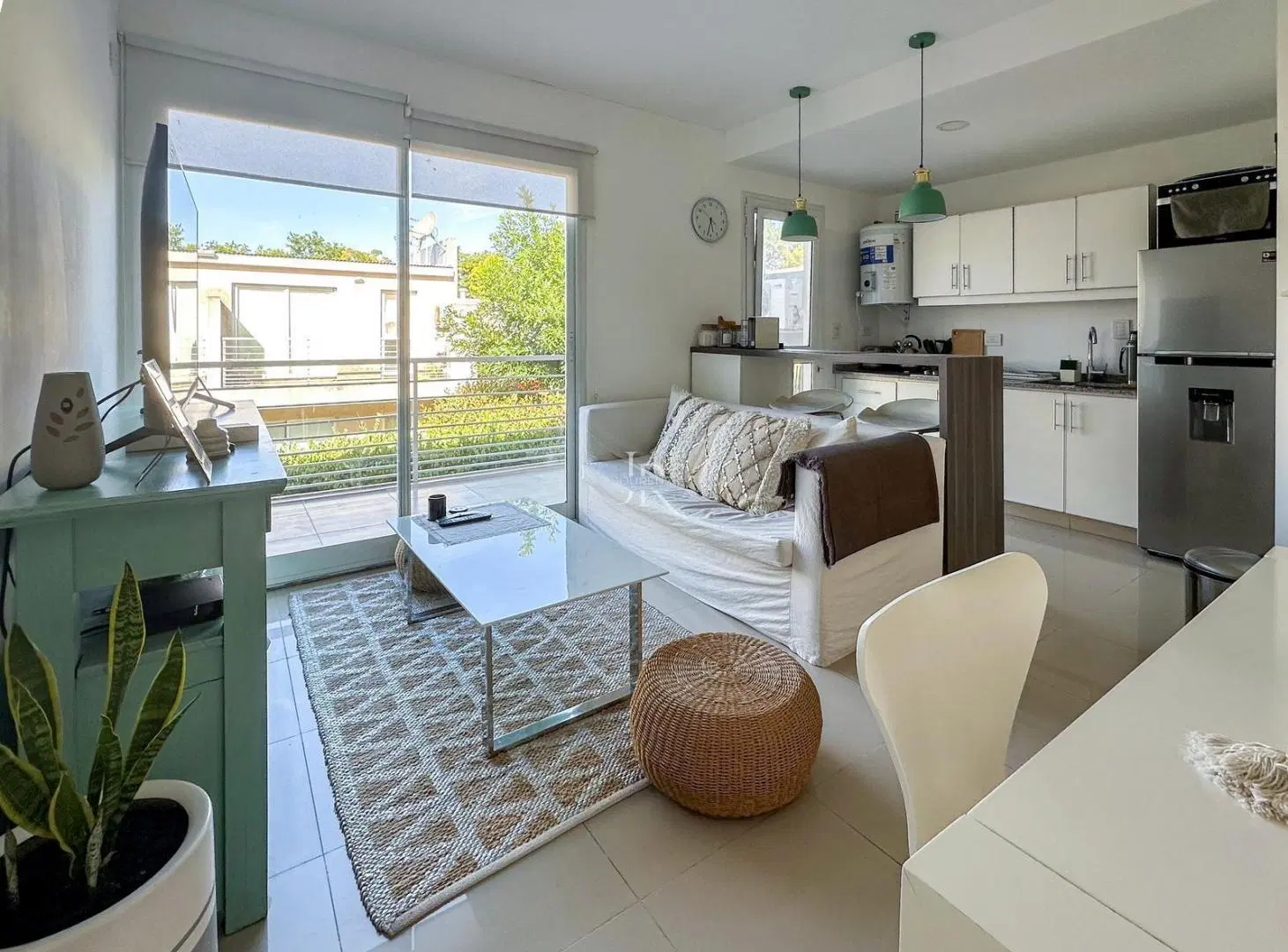 Dos ambientes en alquiler sin muebles 3
