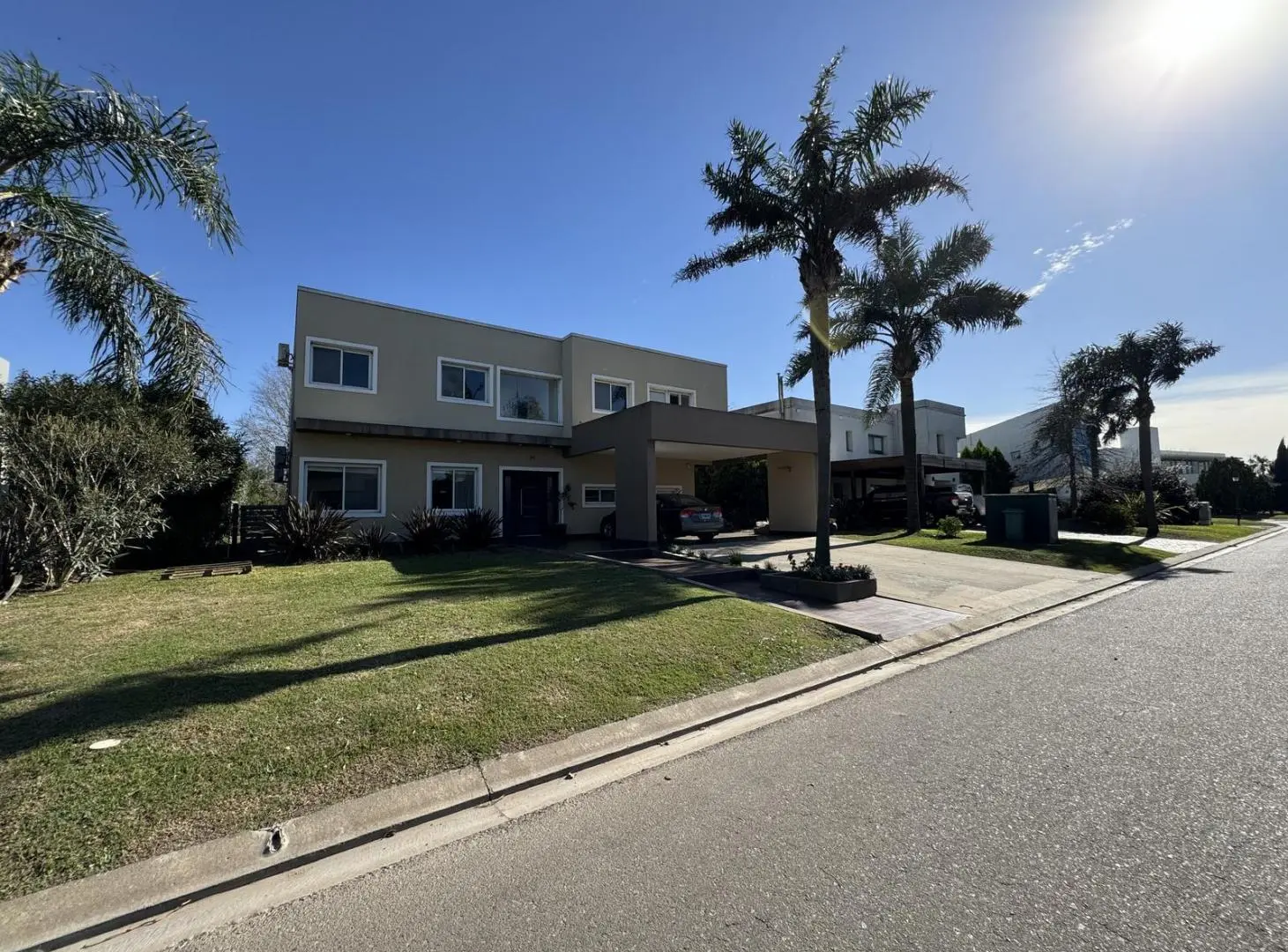 Venta Casa en Cadaqués Funes Hills 2