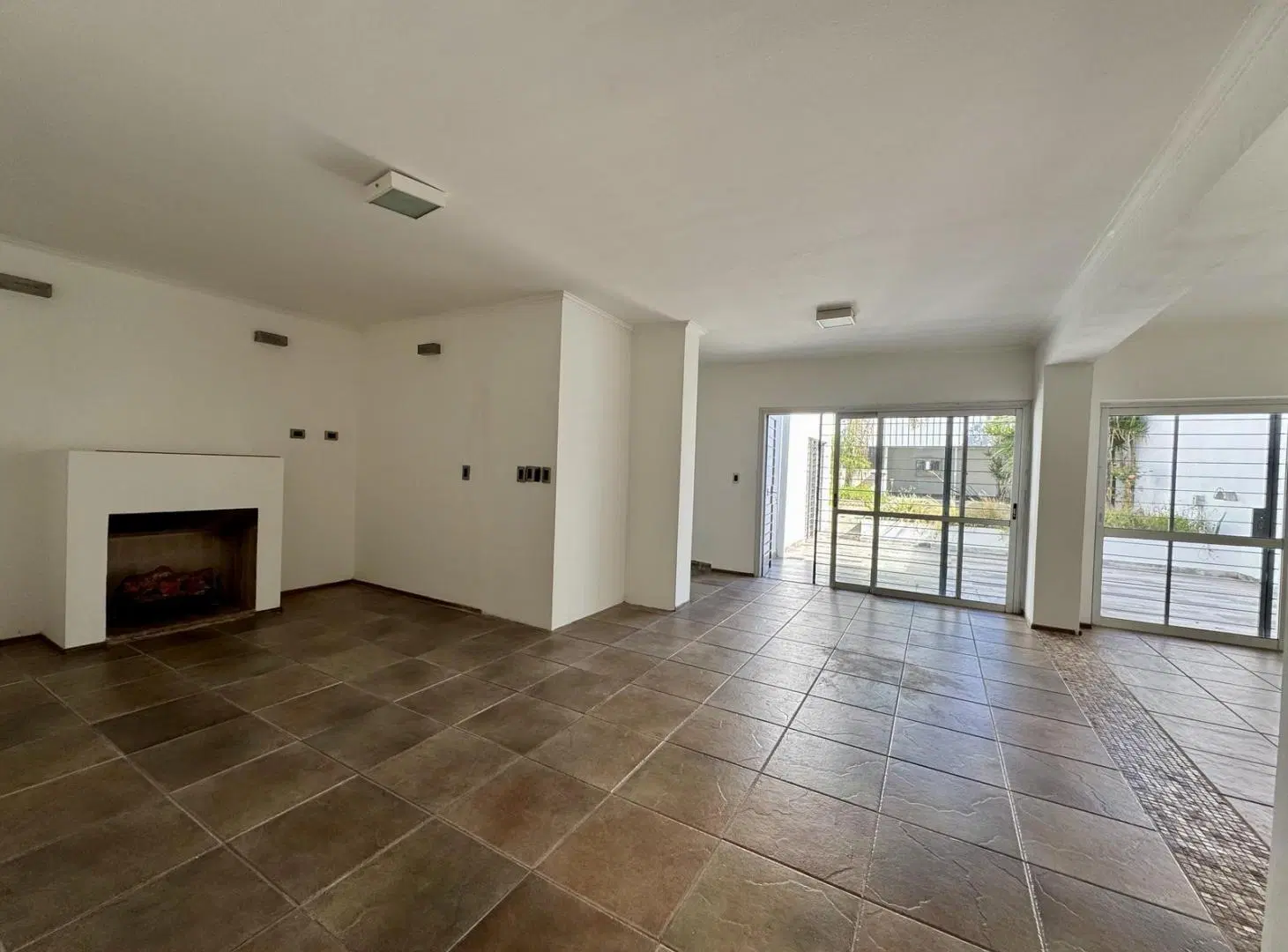 Venta Casa 3 dormitorios Zona Sur Rosario 2
