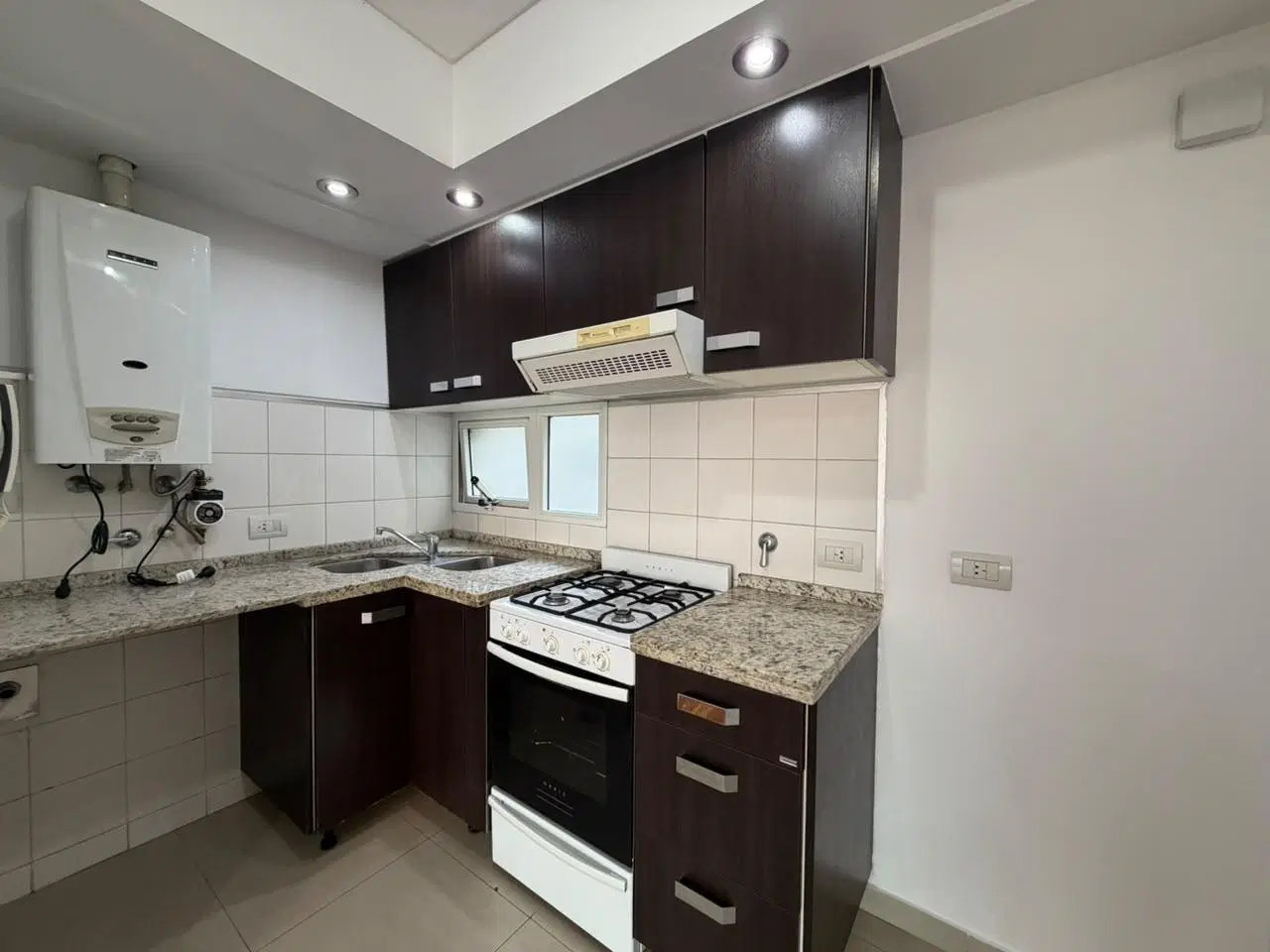 Depto 1 dormitorio con balcon terraza y cochera doble -ZONA CENTRO 4
