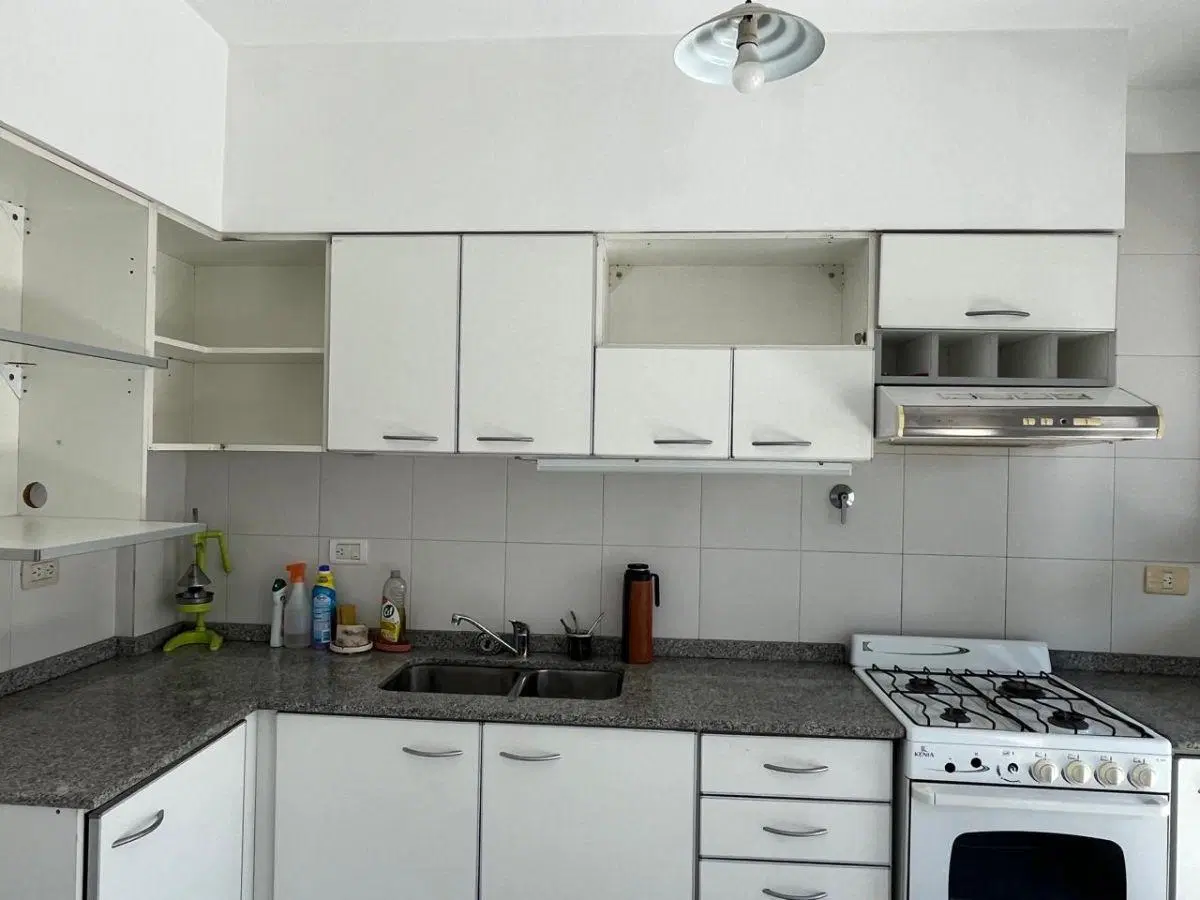 Departamento al frente con cochera 3