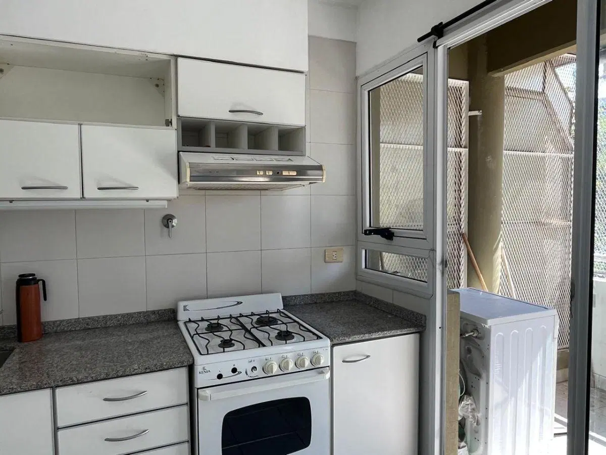 Departamento al frente con cochera 2
