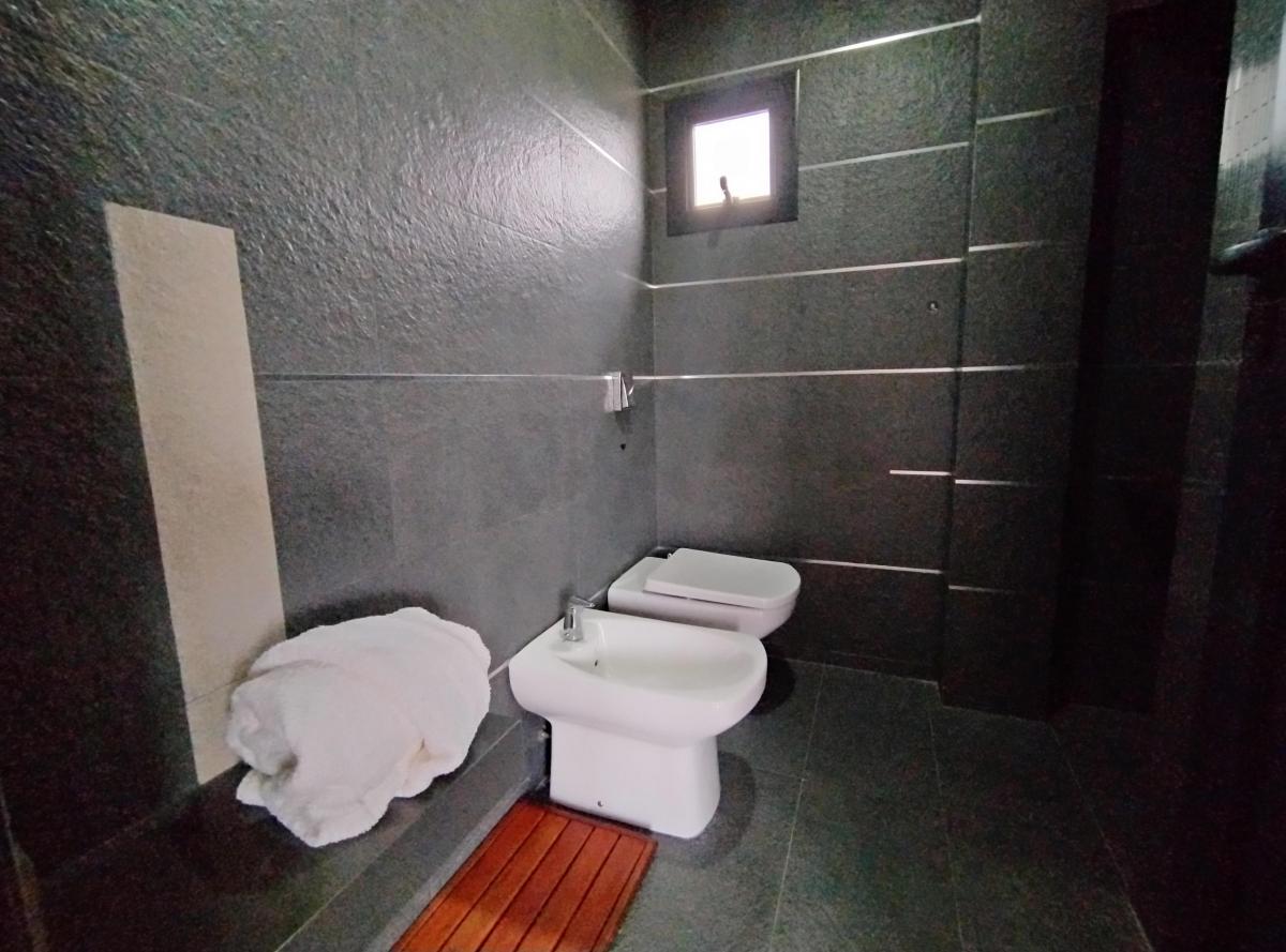 Casa en Venta de Categoria - Punilla, Siquiman - 4 Dorm, Gran Parque 2