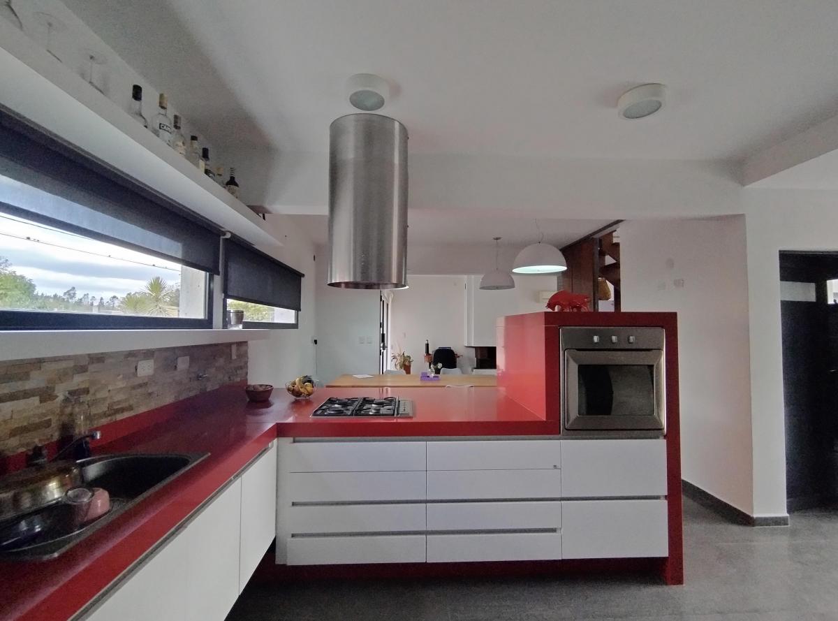 Casa en Venta de Categoria - Punilla, Siquiman - 4 Dorm, Gran Parque 3