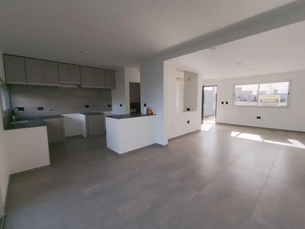 EN VENTA DUPLEX 3 DORMITORIOS, 3 BAÑOS , DOCTA PARQUE - B° CON SEGURIDAD 3