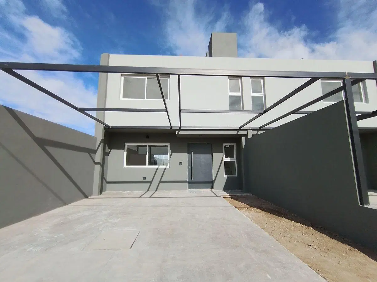 EN VENTA DUPLEX 3 DORMITORIOS, 3 BAÑOS , DOCTA PARQUE - B° CON SEGURIDAD 5
