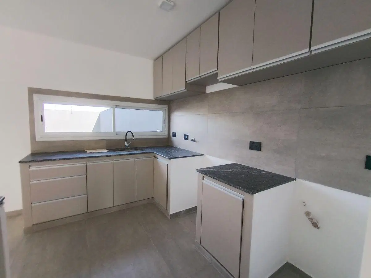 EN VENTA DUPLEX 3 DORMITORIOS, 3 BAÑOS , DOCTA PARQUE - B° CON SEGURIDAD 1