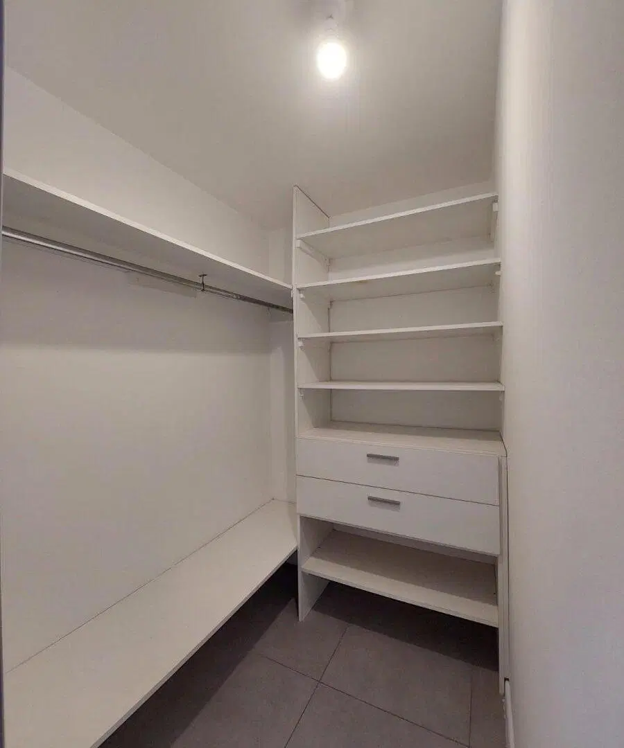 Venta dpto de 1 dormitorio con vestidor en complejo cerrado 5
