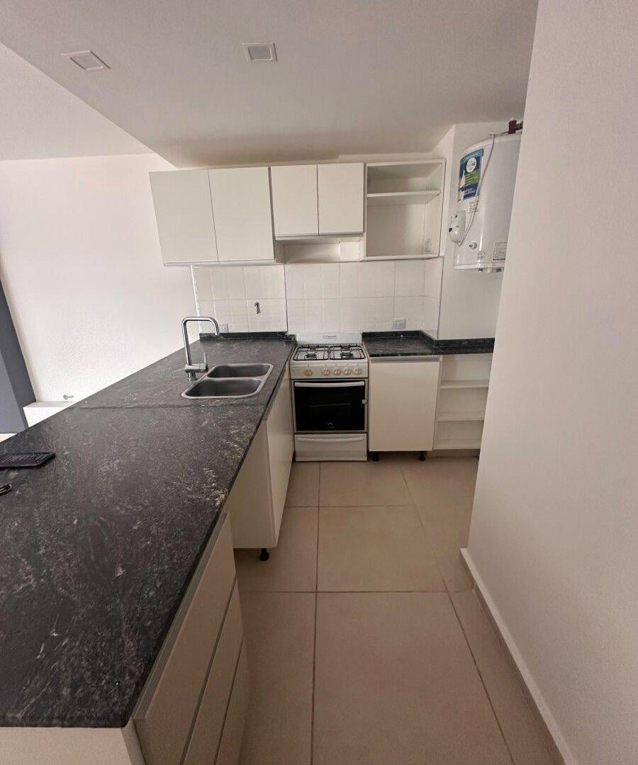 Foto de Se alquila departamento de 1 dormitorio en Barrio General Paz, imagen 3