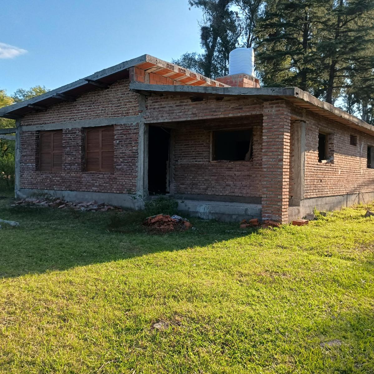 Gran Chalet a Terminar con Gran Parque 4