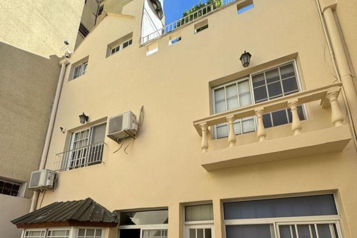 Foto de Casa de 276 m² con 5 dormitorios en venta en Coghlan, imagen 2